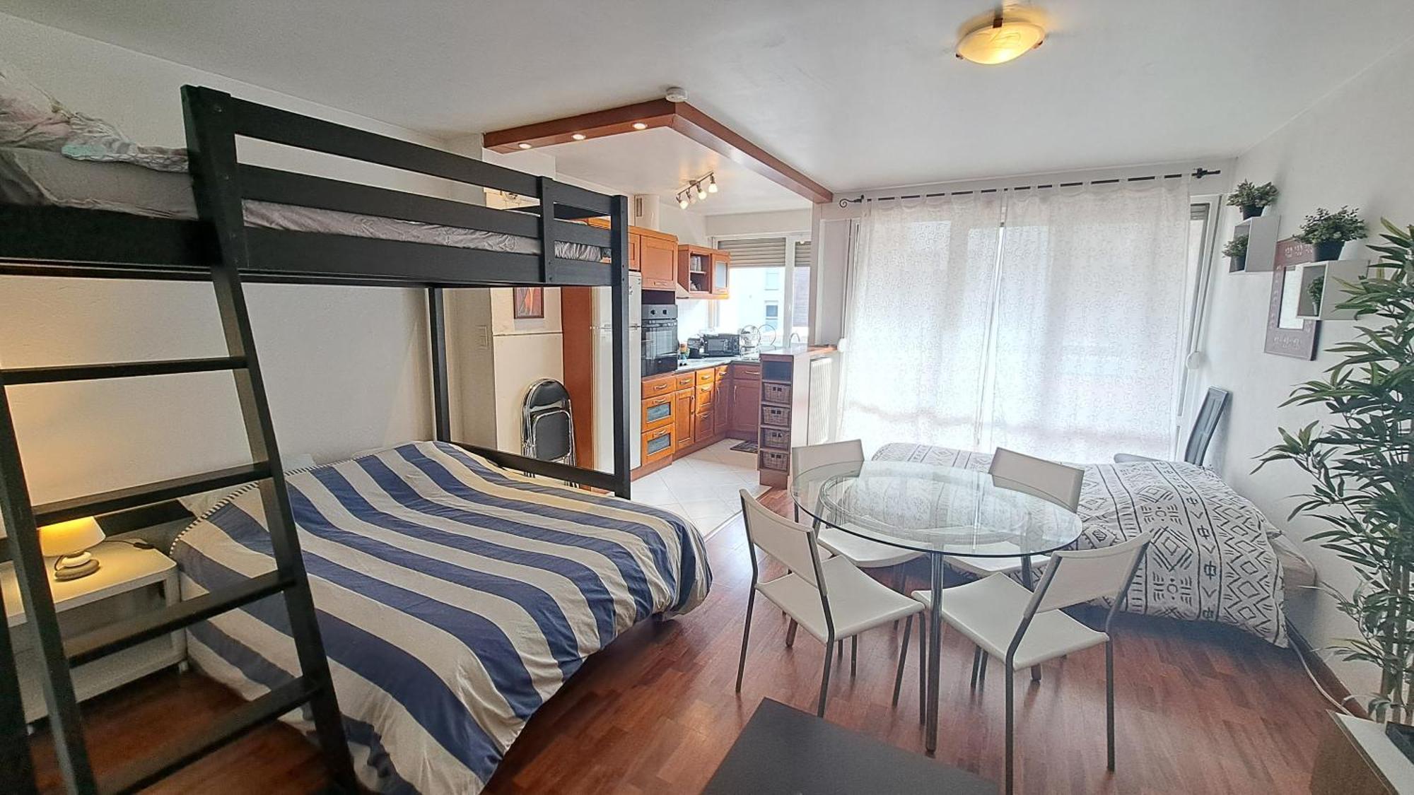 Studio Cosy 33 M² Limite Lyon. Parking Privatif. 布龙 外观 照片